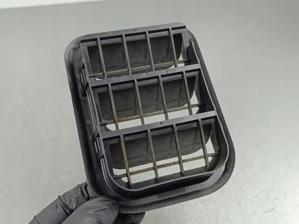 MG ZS Ventilationsgallret OEM FOB49182 - Begagnat skick image 3