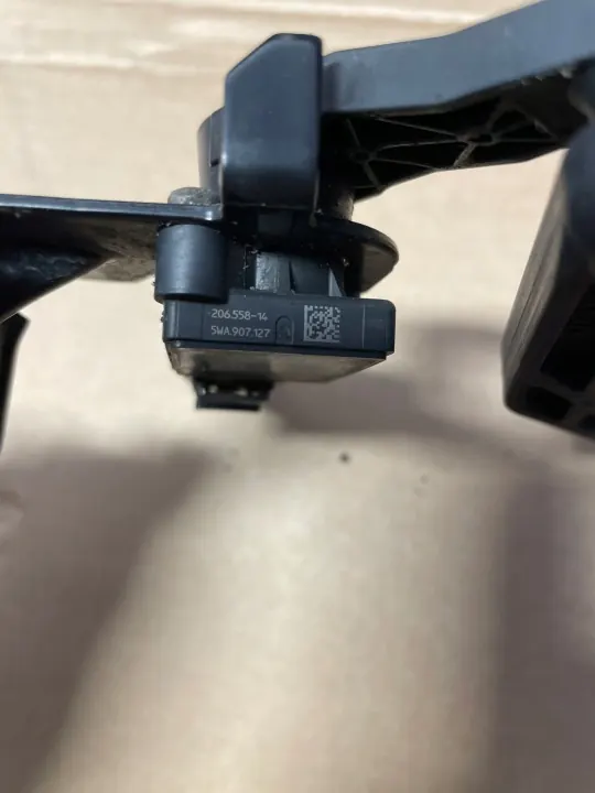 Strålkastarnivåsensor Vänster OEM 5WA412521D image 4