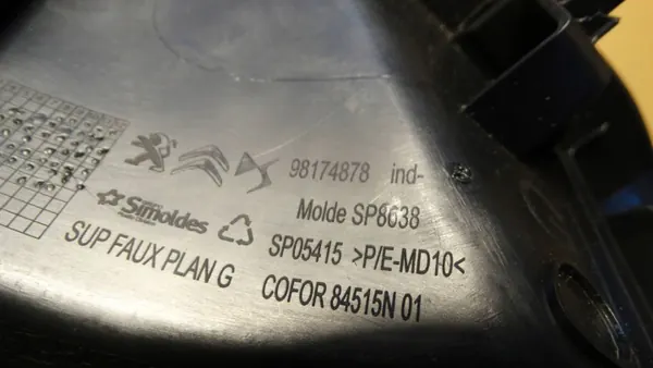 Citroen DS7 Crossback Couvre-flanc coffre gauche OEM 98174878 image 3
