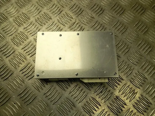 Lexus RX Förstärkare OEM 8628048320 - Begagnad image 3