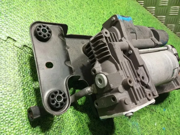 BMW X5 E70 Suspension Compressor 7880536404 image 4