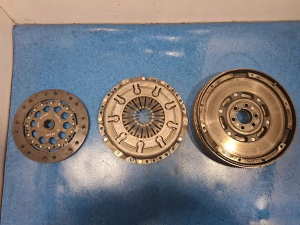 VW PASSAT B5 1.6 Volante Duplo 058141117A image 3