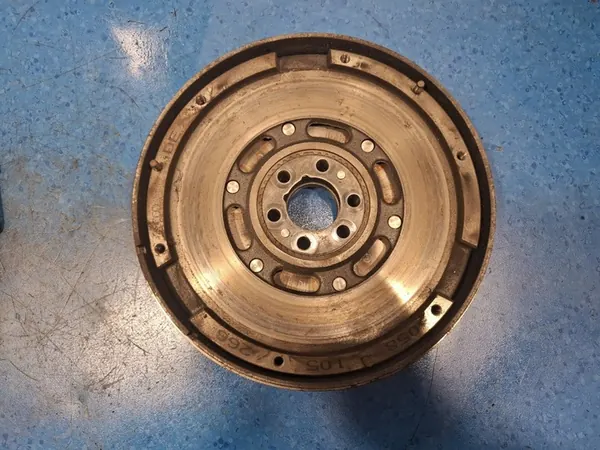 VW PASSAT B5 1.6 Volante Duplo 058141117A image 6