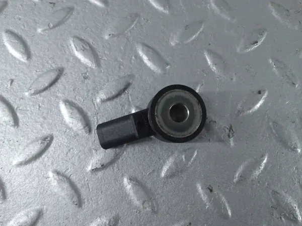 Mercedes-Benz Knacksensor OEM 0009057304 Begagnad image 4