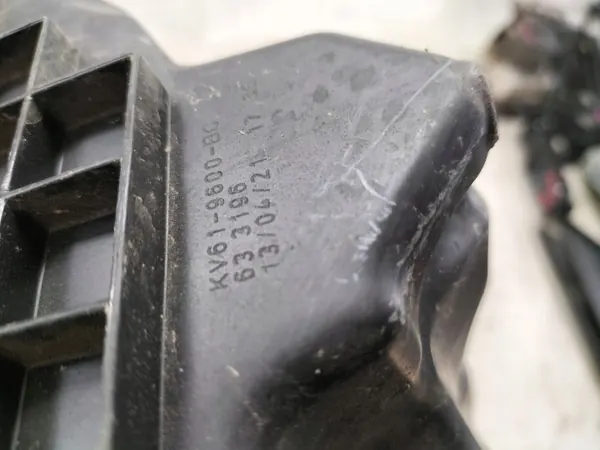 Ilmansuodatinsarja OEM KV61-9600-BC Ford Transit Connectille image 10