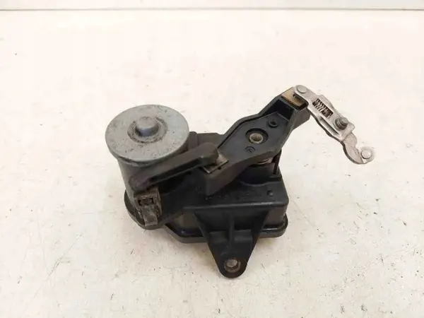 Motor de compuerta Mercedes-Benz OEM A6421500494 - Usado image 3