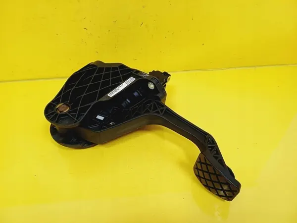 Pédale d'embrayage OEM DRC97306 pour VW Touran I 1.6 FSI image 2