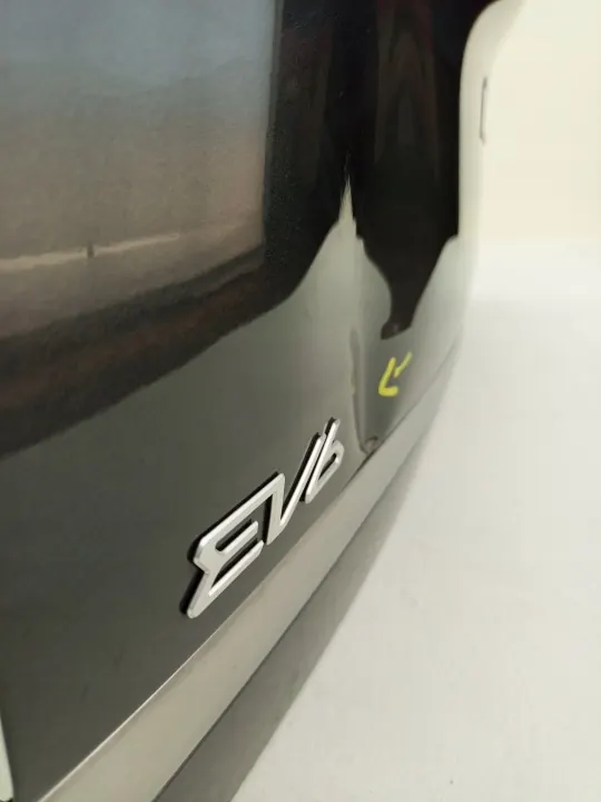 Tapa Maletero KIA EV6 2021- OEM - Usado image 8