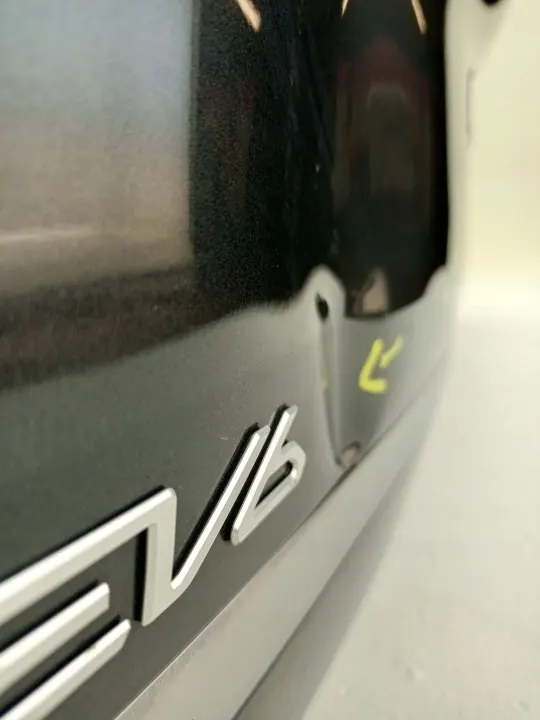 Tapa Maletero KIA EV6 2021- OEM - Usado image 9
