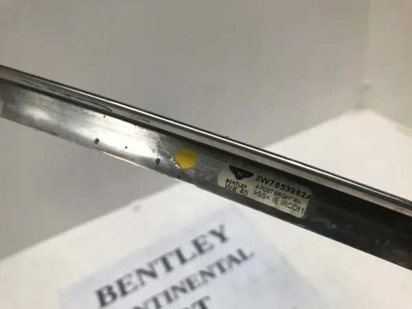 Bentley GTC Oikea Pilarikoriste OEM 3W7853982A image 3