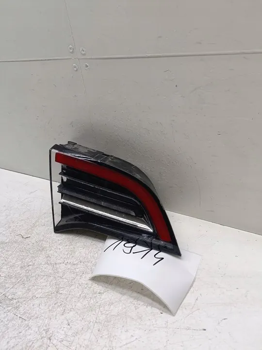 TESLA MODEL 3 Y VÄNSTER BAKLYKT image 3