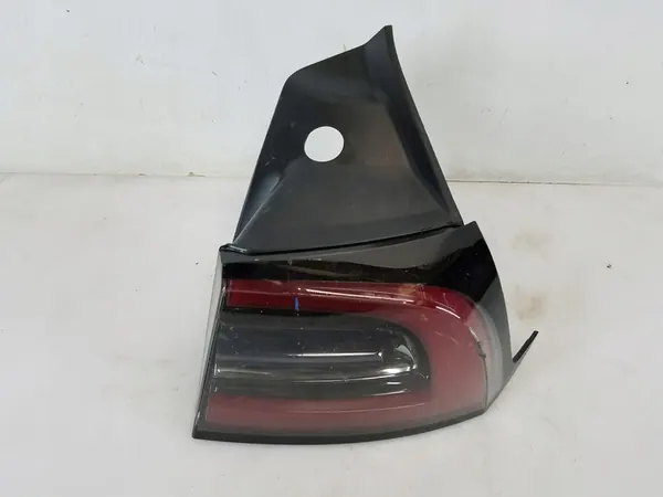 Bakljus Tesla Model 3 image 10