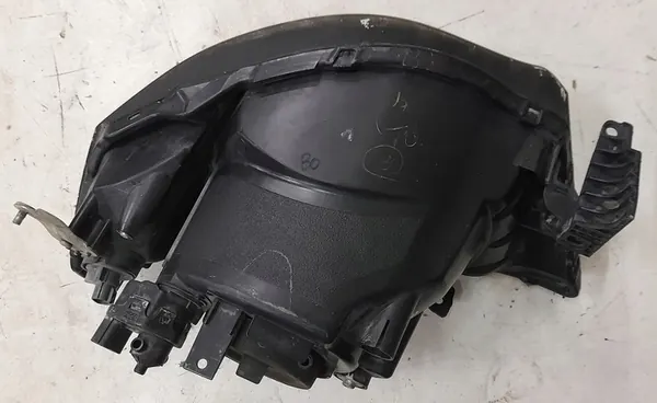 Faros delanteros derecho Mitsubishi L200 OEM 8301B462 image 9