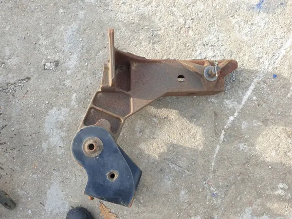 Base montagem cabina direita OEM 9428906283 para Actros MP2/MP3 image 2