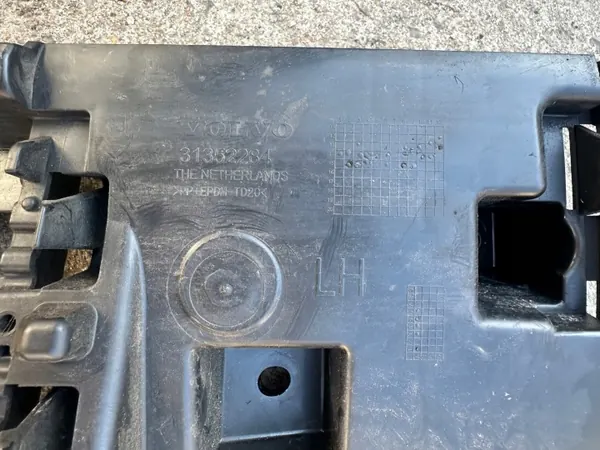 OEM 31425465 Stötfångare Glidfäste Vänster Bak Volvo V60 image 5