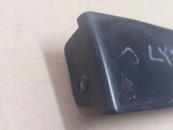 AUDI A3 8P Moldura de Guardabarros Delantero Derecho Inferior LY9B image 2