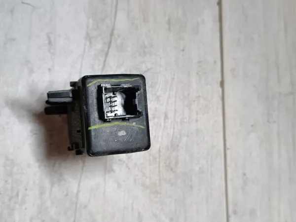 Ksenon-virtalähde OEM GD9A13E020BC Lincoln Continentalille image 3