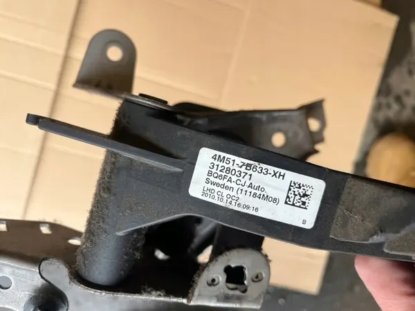 Poljinsarja Ford Focus MK2 OEM 4M517B633XH 2007-2011 image 3