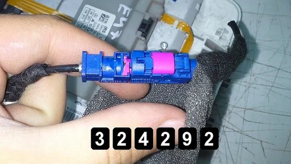 Console de iluminação do teto Mercedes C Class 2007 A2048200823 image 2