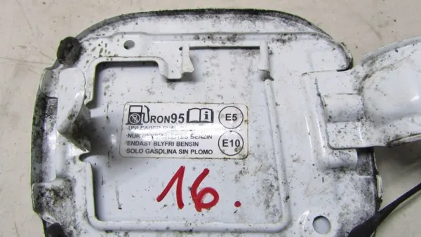 Suzuki Vitara III Tankklappe OEM 045/016 - Gebraucht image 3