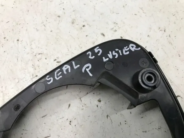 BYD SEAL 2024-2025 Cache Rétroviseur Droit OEM EKEA-8202122 image 4