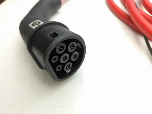 Câble de charge EV Peugeot 3008 III 2024 OEM 35557145 image 3