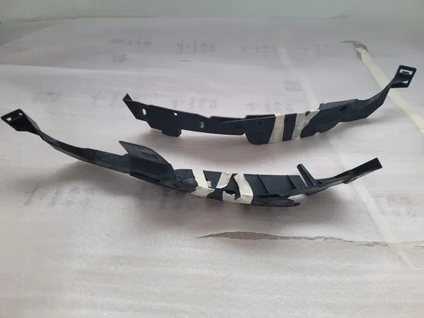 Opel Astra J 2009-2012 Support phare OEM 13287639 image 1