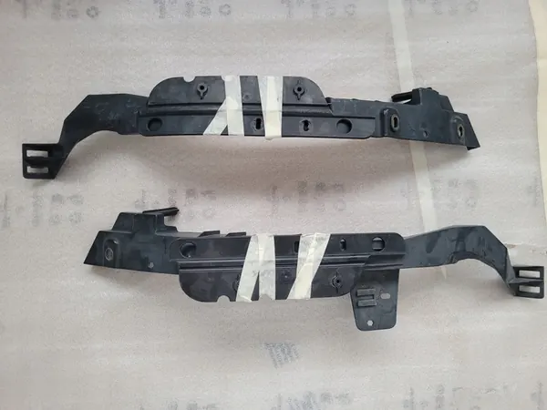 Opel Astra J 2009-2012 Support phare OEM 13287639 image 2