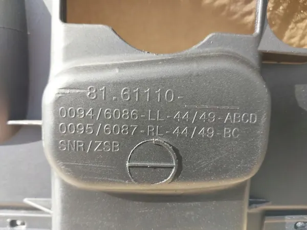 Panel Bajo Ventana Cabina MAN TGX OEM 81611106086 image 3