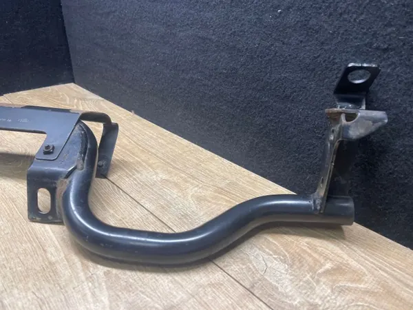 Support de radiateur Land Rover Discovery L462 OEM HY32-17K898-AA image 3