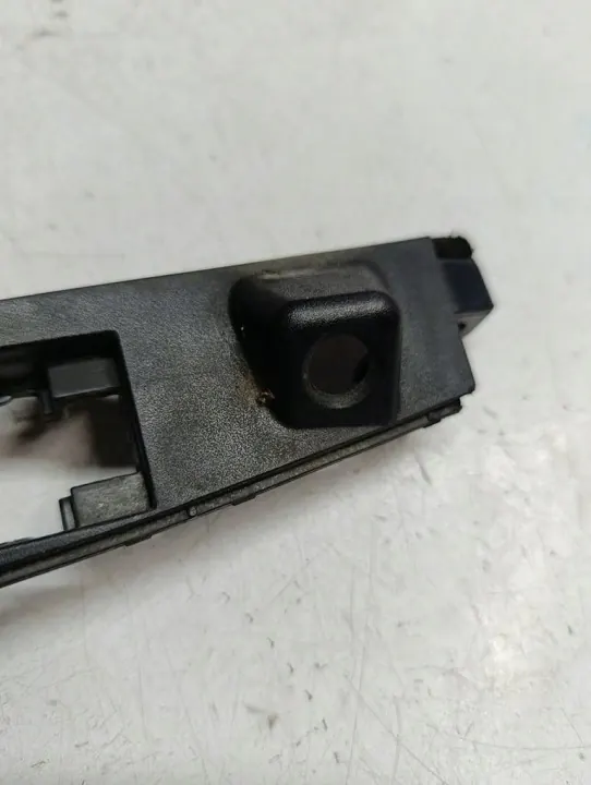 Moldagem Câmera Portão Hyundai IX35 OEM 873722S000 image 6