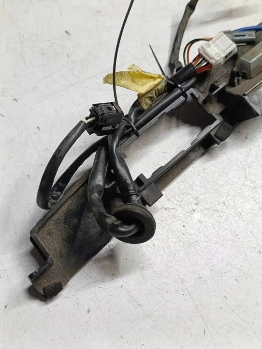 Moldagem Câmera Portão Hyundai IX35 OEM 873722S000 image 8