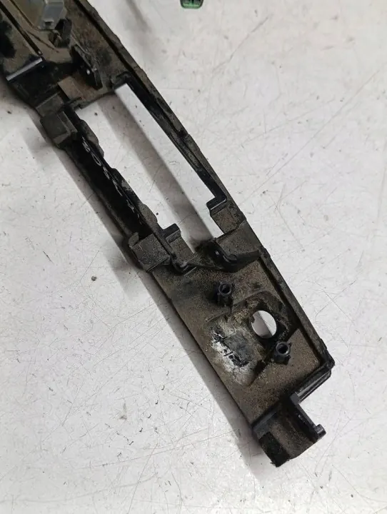 Moldagem Câmera Portão Hyundai IX35 OEM 873722S000 image 9