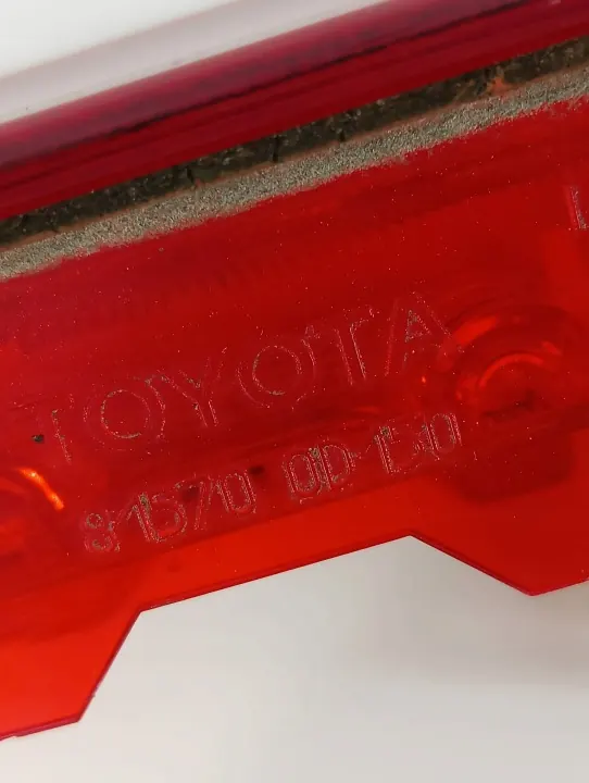Luz Stop Toyota Yaris III 815700D150 OEM image 4
