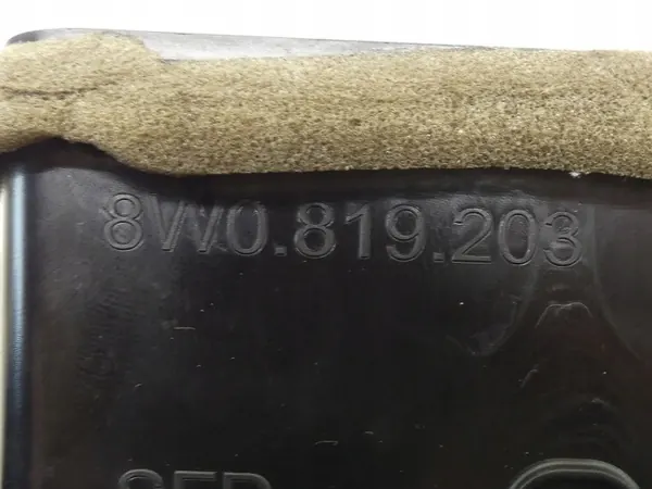 Audi A4 B9 bakre tunnelventilationspanel OEM 8W0819203 image 5