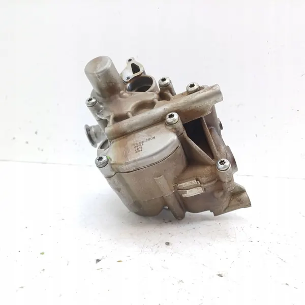 Pompe à huile BMW OE 7834762 - État utilisé image 7