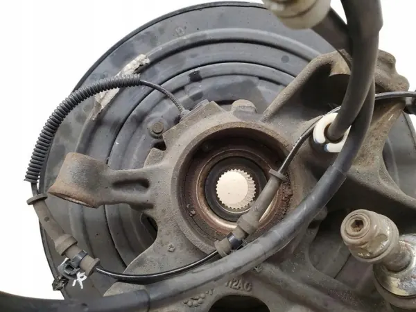 Jeep Taka-Oikea Pyörännavetta OEM 68253392AA - Käytetty image 7