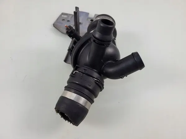 BMW OE 7580627 Carcaça do Termostato image 3