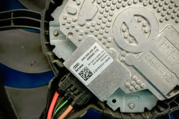Radiatorventilator OEM 4H0121003N voor Audi S6 RS6 4G A8 image 7
