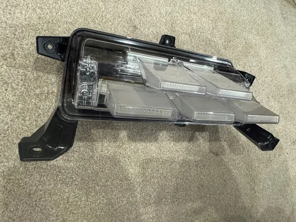 KIA EV6 GT Line Luz DRL LED Traseira Para-choque OEM 92405-CV310 image 3