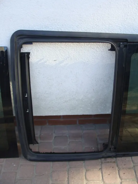 Peugeot 1007 schuifdakglas OEM - Gebruikt image 3