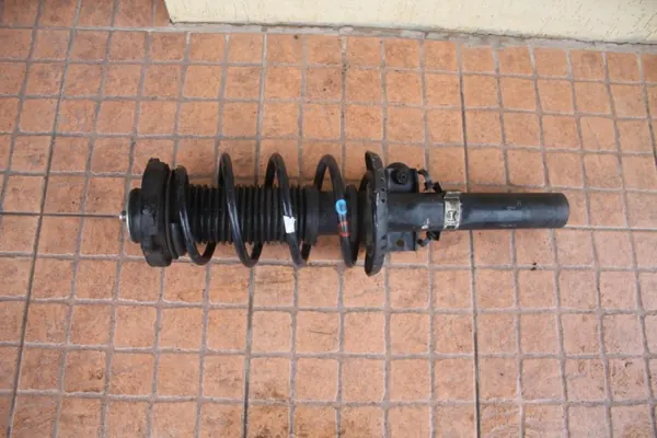 Framfjädring OEM 2121 för VW Fox 1.2 - Begagnad image 2