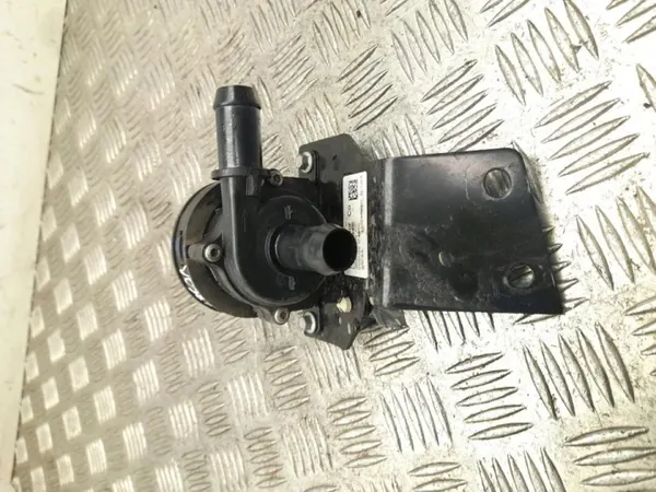 Pompe à eau Ford Mustang Mach-E 2022 OEM MU5A-6H008-BA image 2