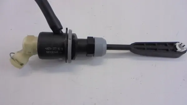 Bomba de embreagem Dacia 306109244R image 2