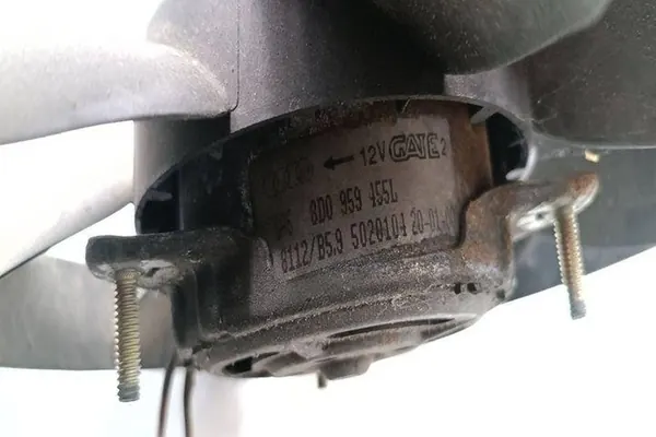 Etupuskuri AUDI A4 (8D2, B5) 1.8L bensiini image 3