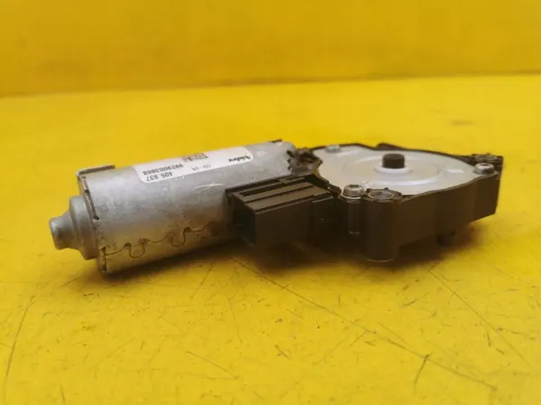 Volvo XC40 II schuifdakmotor OEM 9929003868 image 3