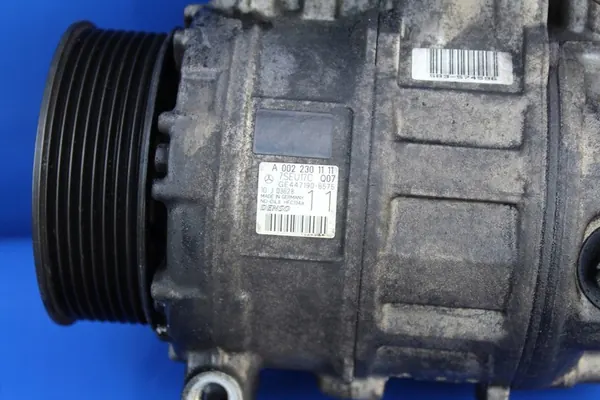 Compresor de aire acondicionado OE Mercedes W221 A0022301111 image 2