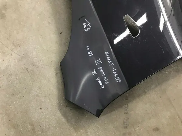 Vänster framskärm Kia Ceed III KIA OE image 5