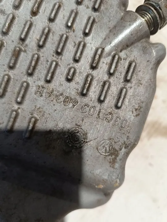 Volkswagen Oljetank 03C103603AH image 2