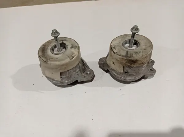 Soporte de motor Mercedes-Benz A 205 240 10 00 image 2